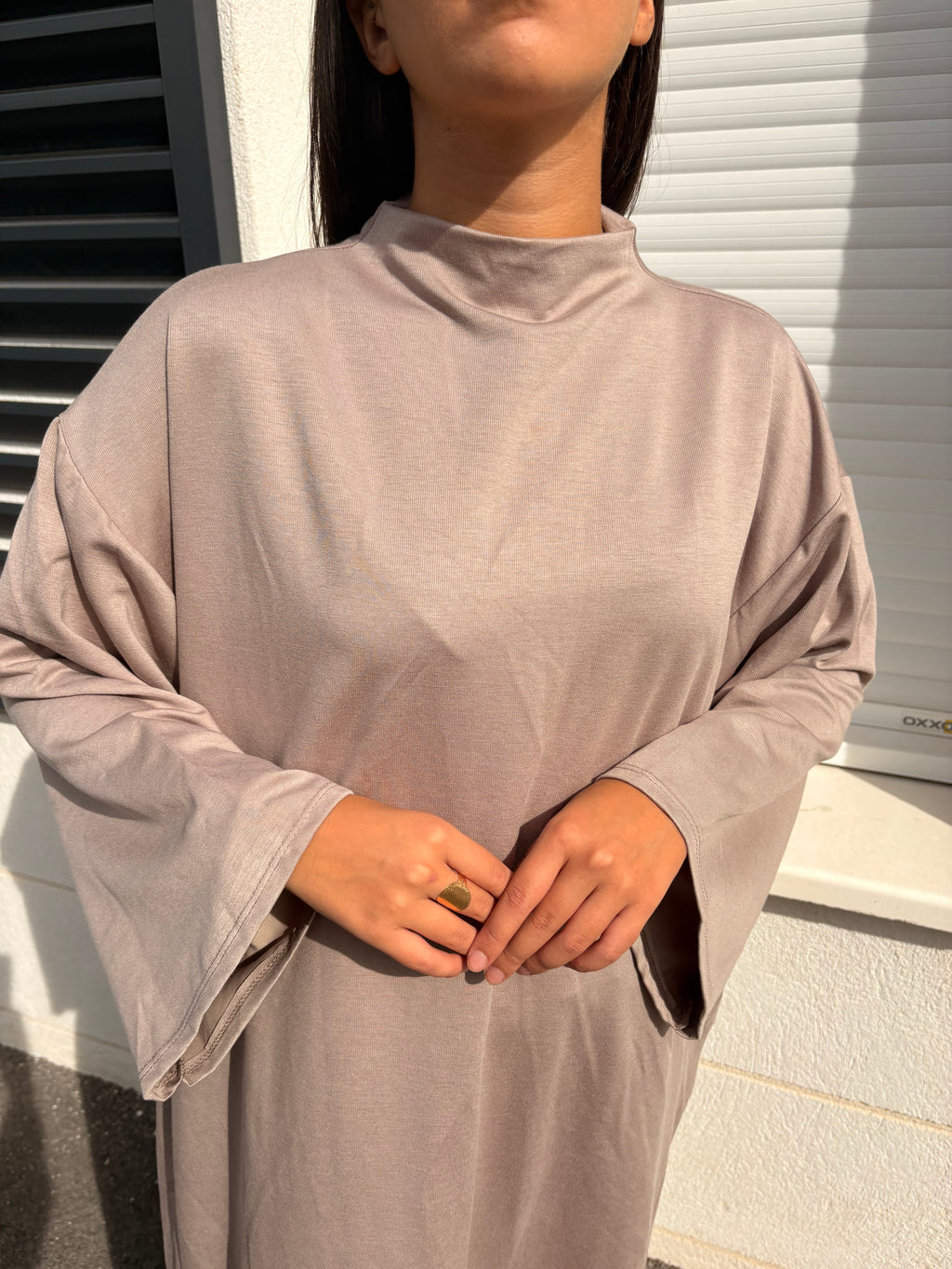 Robe col montant Nour taupe