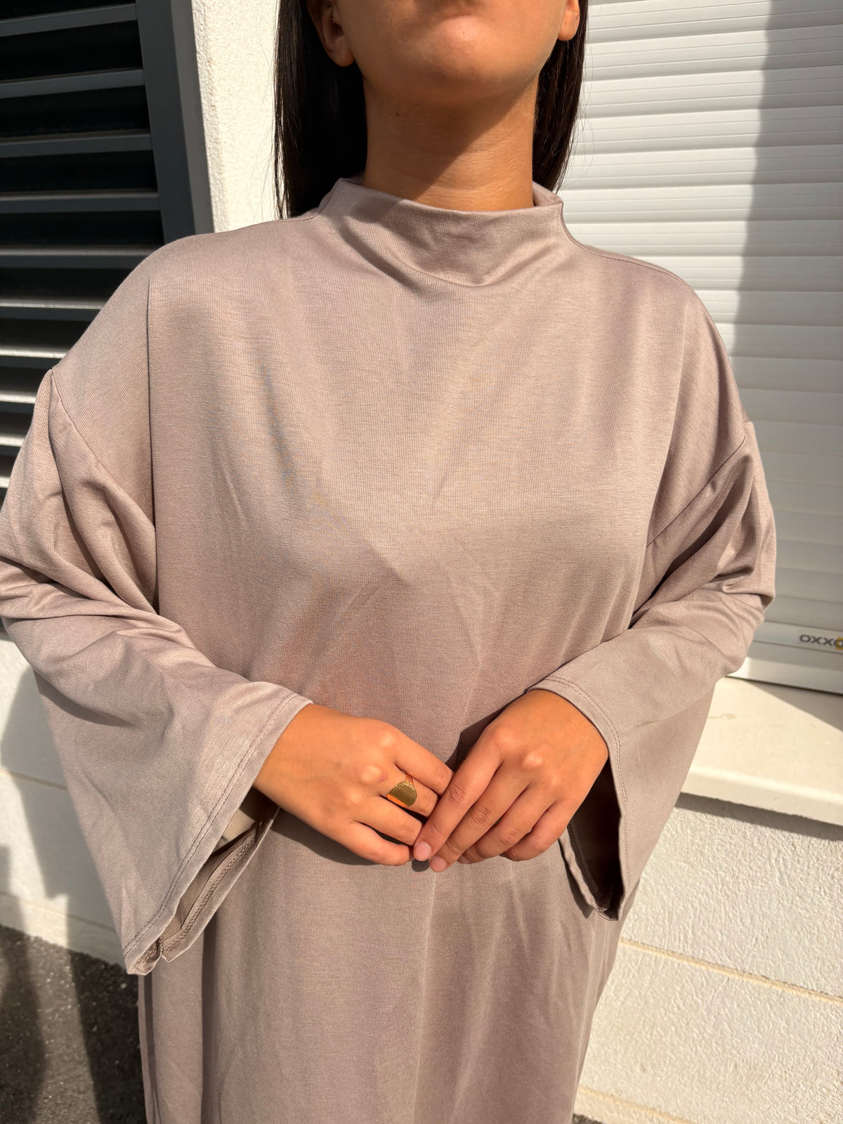 Robe col montant Nour taupe